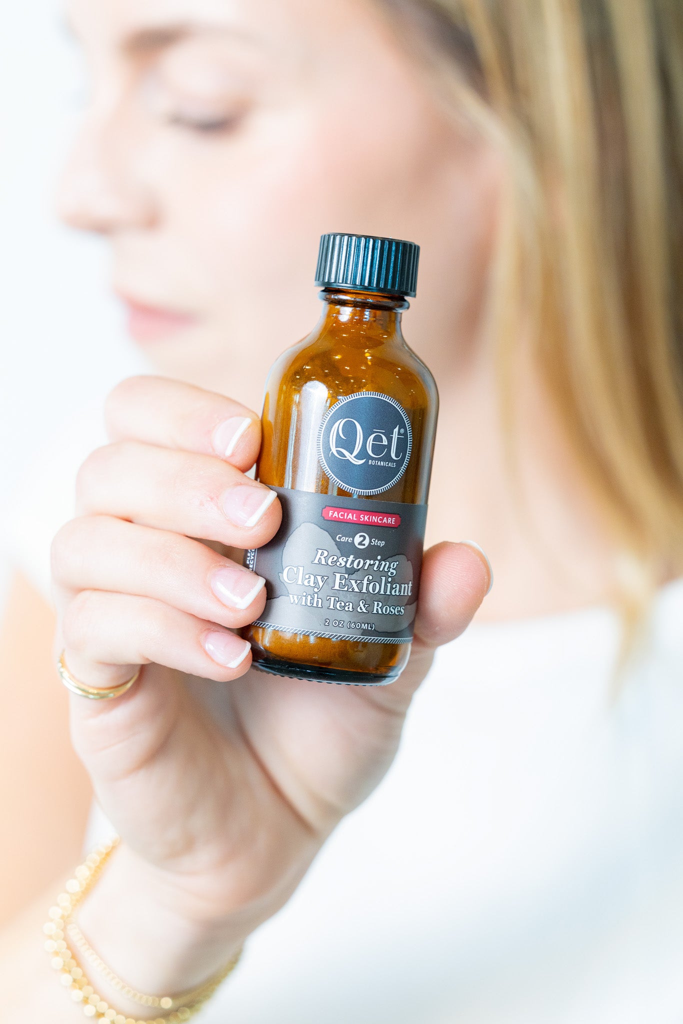 Restoring Clay Exfoliant with Tea & Roses